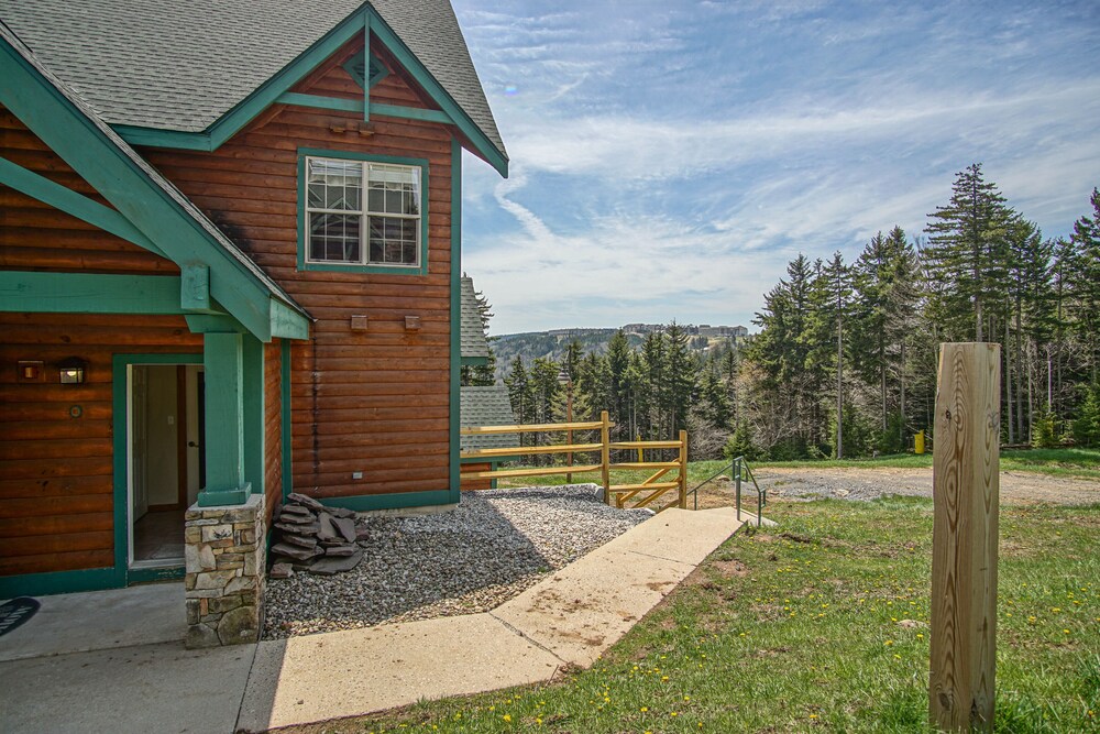 Camp 4 #21: 2 Bedrooms, 2.5 Baths: Slope Side, Gas Fireplace