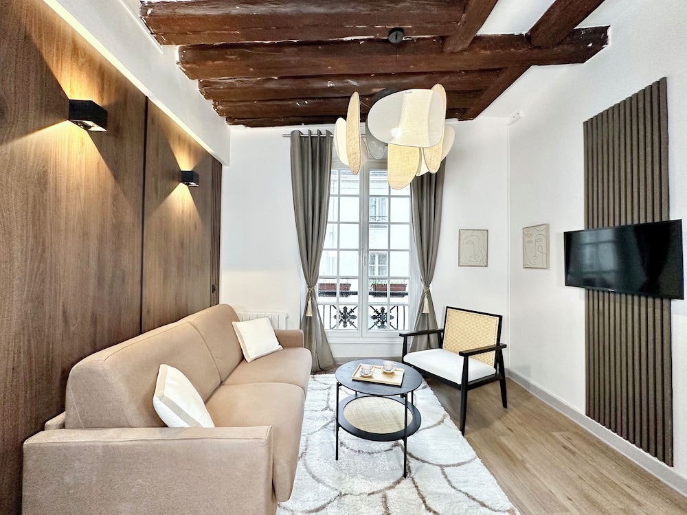 1544 Dauphine