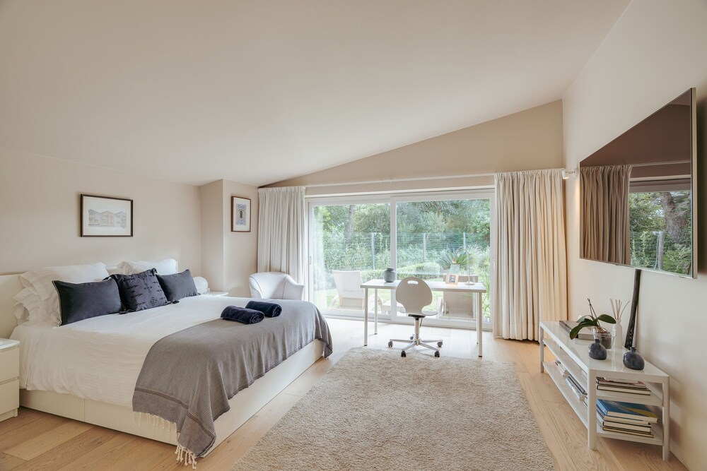 Light Villa by Cadenzalux