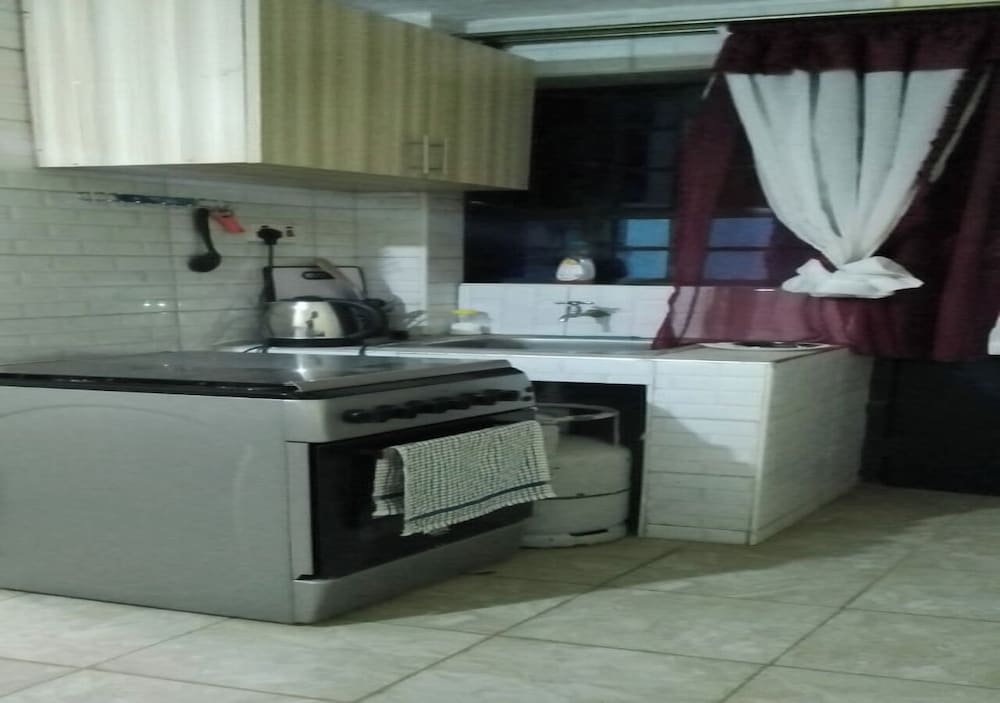 Eilarose City View Suites