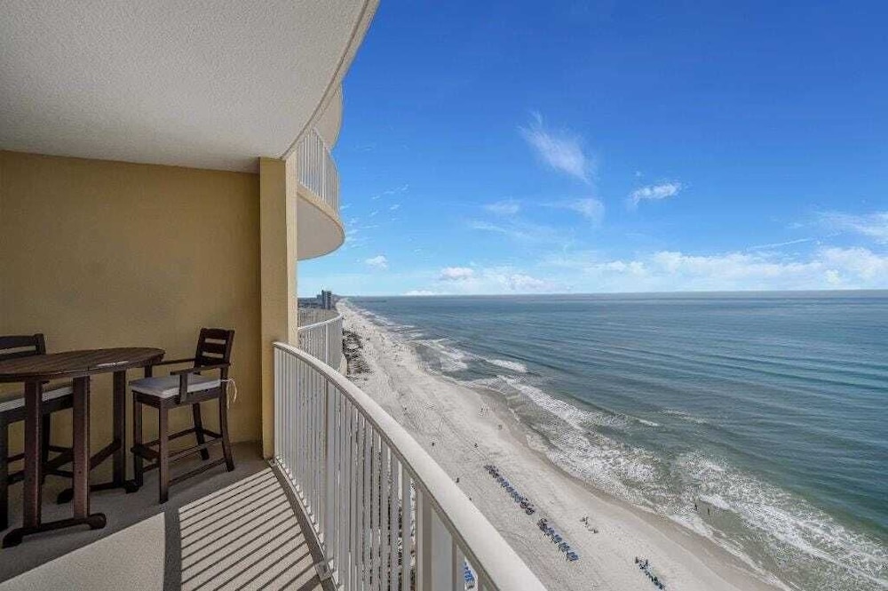The Shore Break by Avantstay Gulf Front + Pool