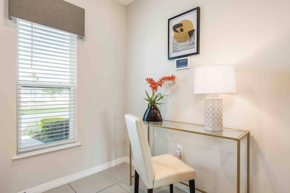 Designer Decorated-3 Bedroom Near Disney