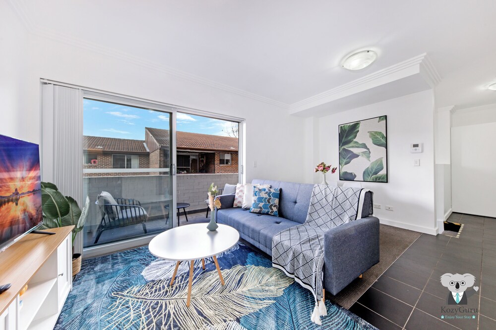 Kozyguru | Harris Park | Charming 1R Two-Story Apt