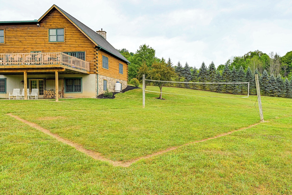 Game Room + Fire Pit: Sprawling Westfield Retreat!