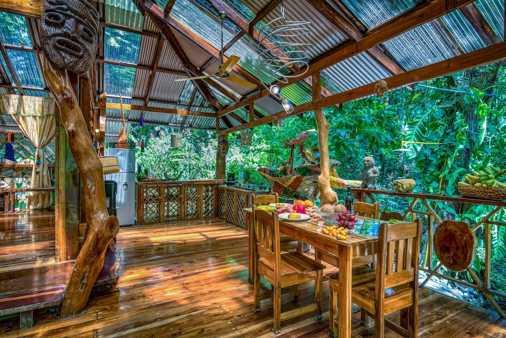 Congo Bongo EcoVillage Costa Rica