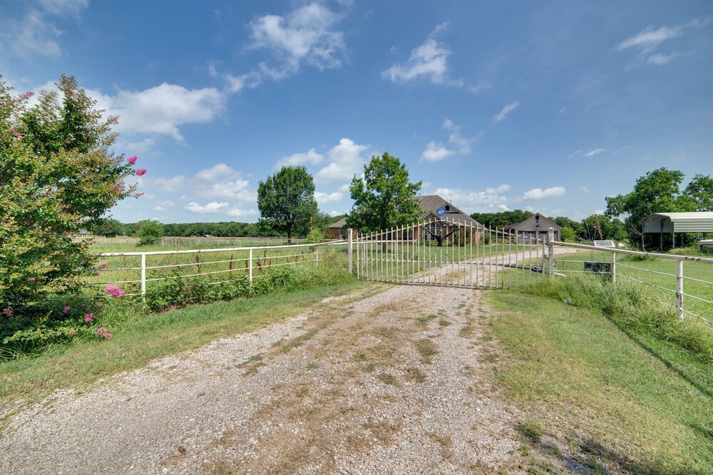 2 Mi to Lake Lavon: Countryside Retreat on 6 Acres