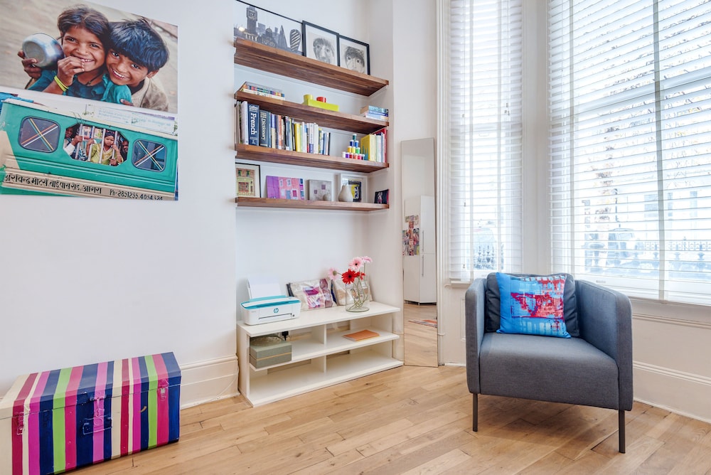 Colourful West Kensington Home Close to Earls Court