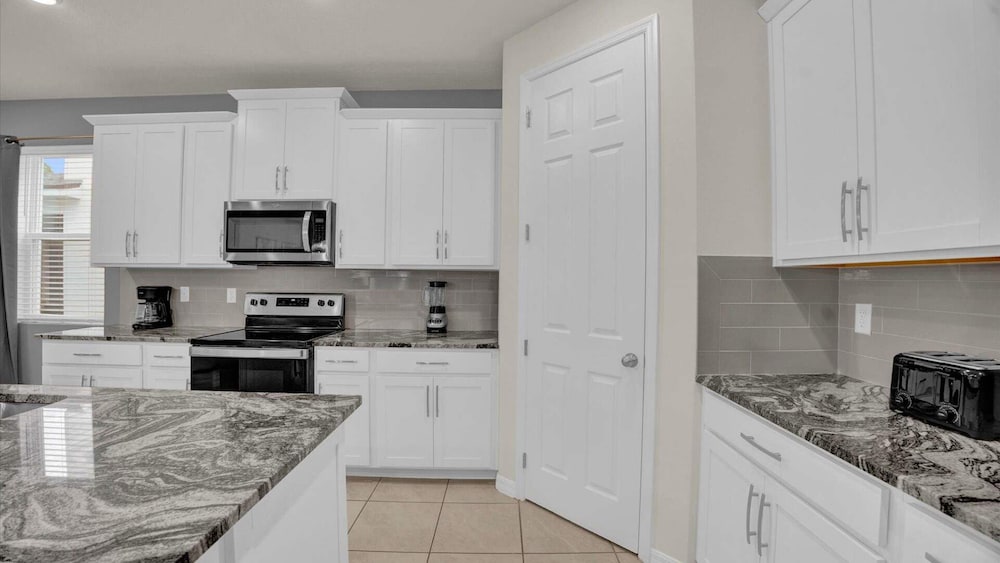 Upstay: Large Resort Home w Private Pool & Hot Tub