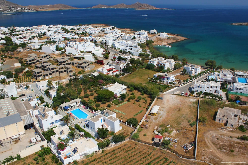 Zoumis Residence
