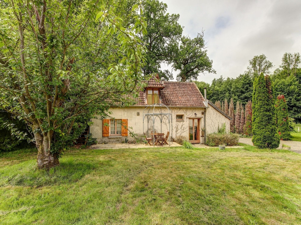Holiday Home in a Park in Raizeux With Terrace view 3