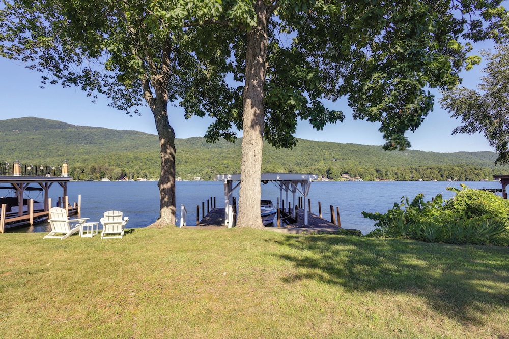 Waterfront Cottage on Lake George w/ 2 Docks!