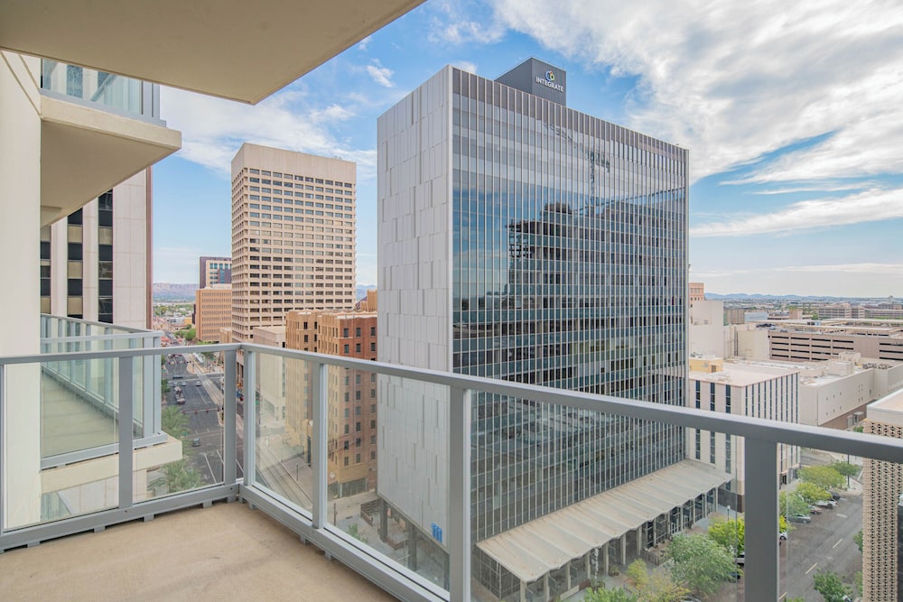 ROVE LIVING/KL - 44 Monroe
