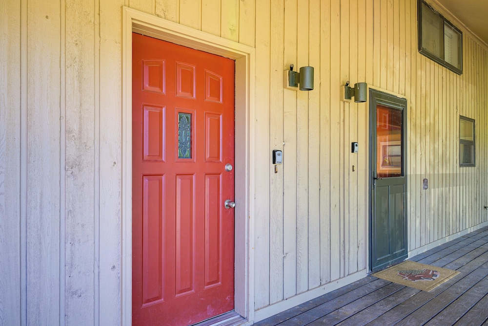 Dog-friendly Pagosa Springs Studio: Grill & Views!
