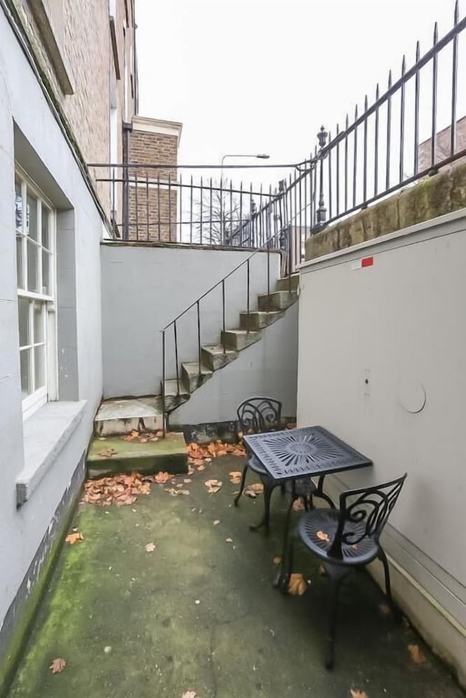 St. Stephen's Green Apartments