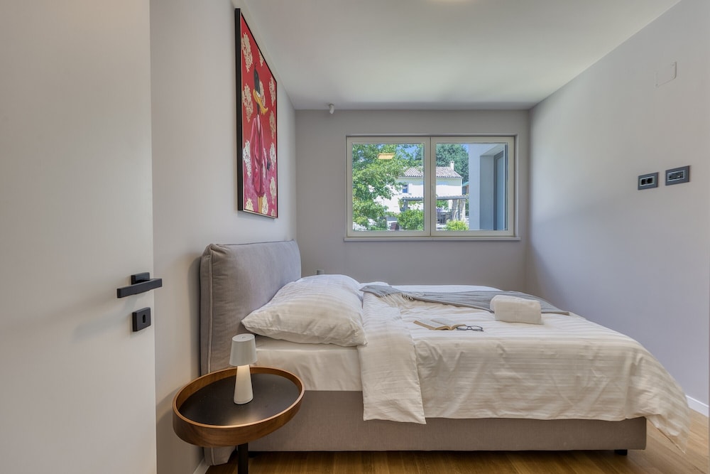 Luxury Seaview Villa Rosciola