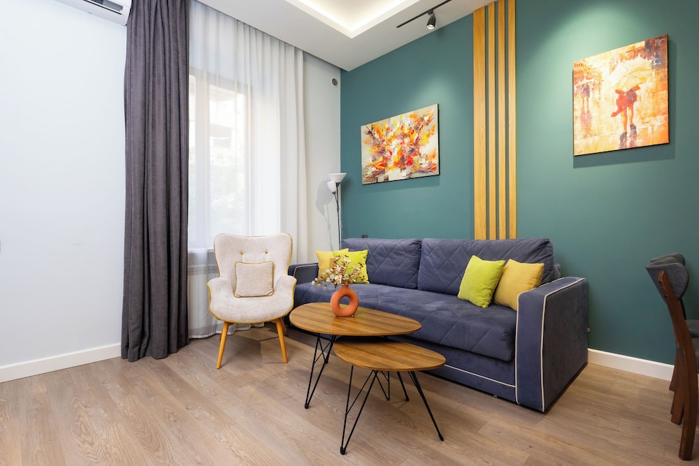 Apartment by Luxe Group TT198