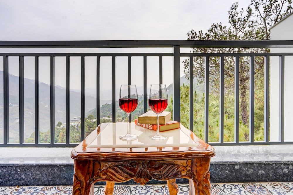 Alaya Stays Serene Woods Hotel Near Mall Road