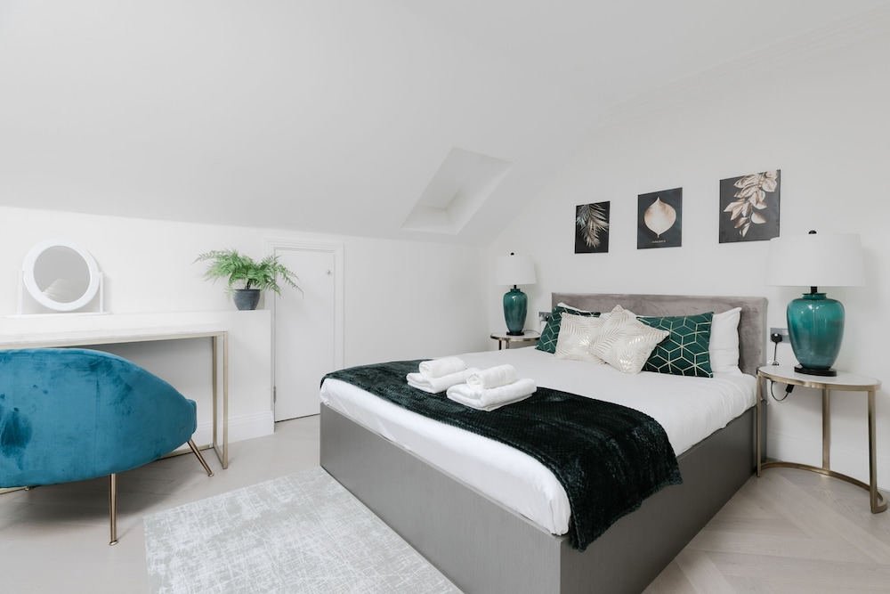 Luxury Apartments Near Harrods and the Science Museum