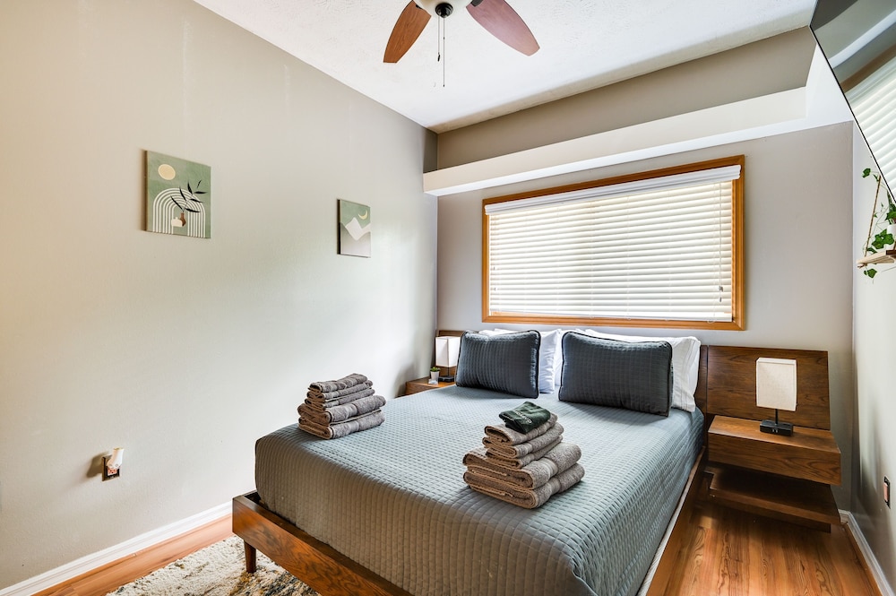 Tampa Vacations - Convenient Tampa Home: Lanai, Pool - Property Image 25