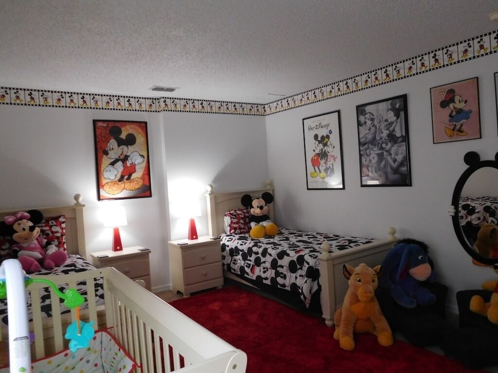 Spacious 6-bedroom Home in Hampton Lakes Perfect for Family Getaways! - Image 4