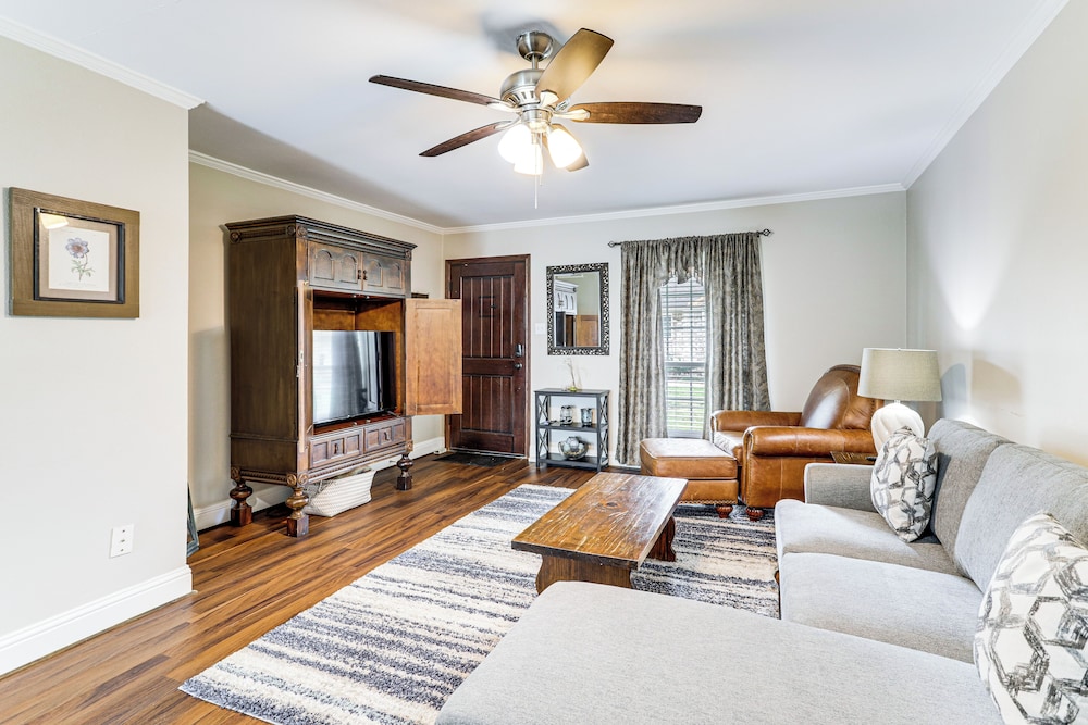Pool Access: Energy Corridor Townhome in Houston!
