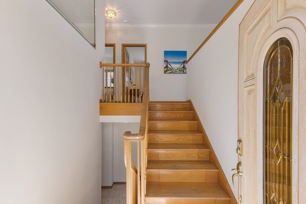 Dolphin Watch 3 Bedroom Home