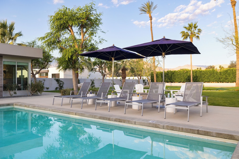 The Polo Villas by AvantStay – Modern Oasis Near Empire Polo Club
