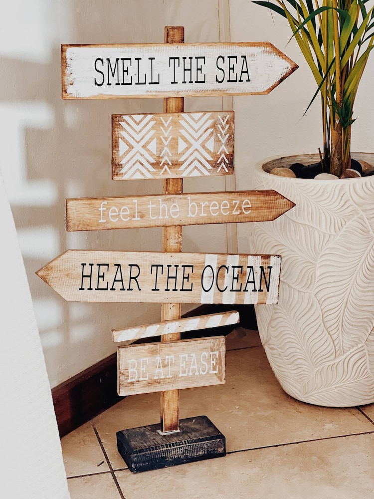 Seas the DAY Luxury Seafront!