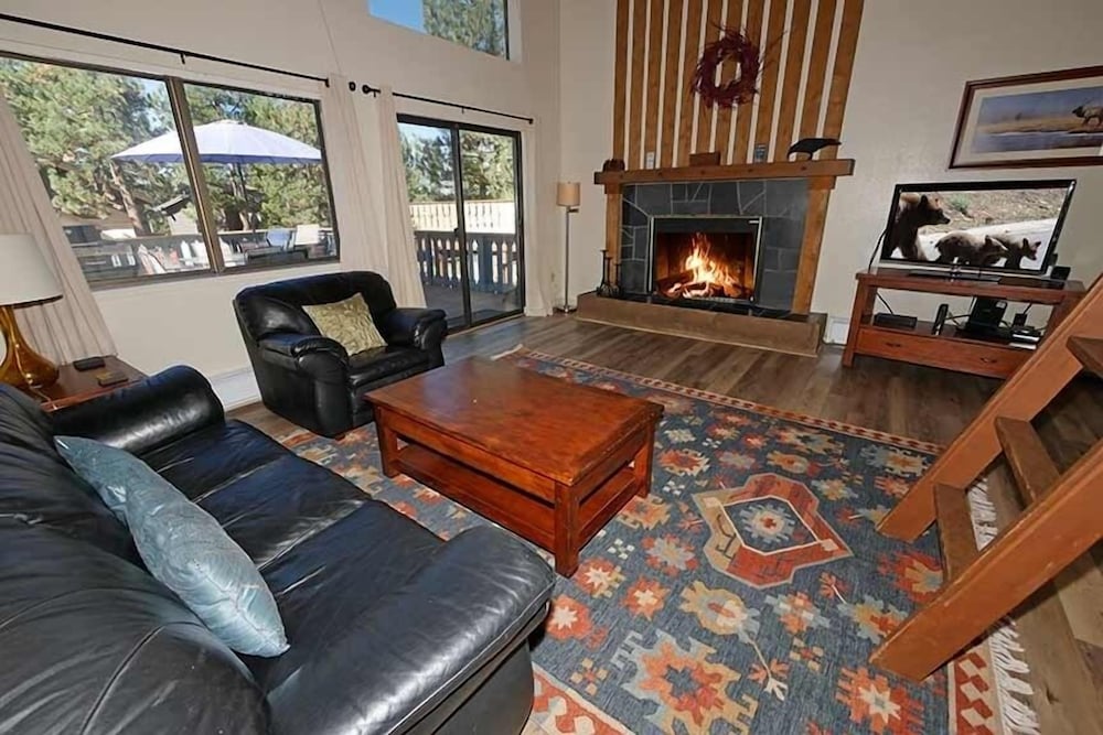3330 Pine Hill Road 2 Bedroom Home by RedAwning