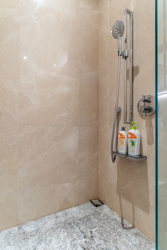The MarQ Luxury 2BR Apt Central D1