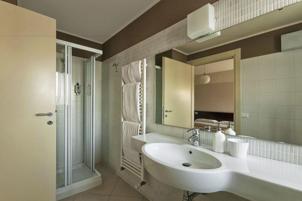Vialeromadodici Rooms & Apartments