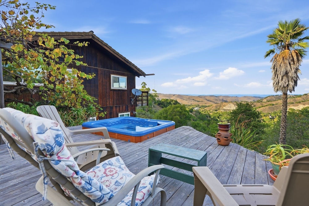 Peaceful Retreat With Panoramic Views 3 Bedroom Home