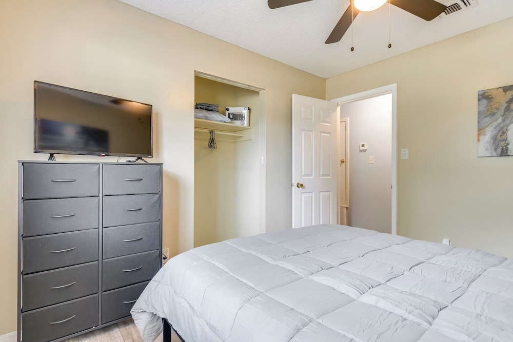 Game, Swim & Explore: Family Home in Pensacola