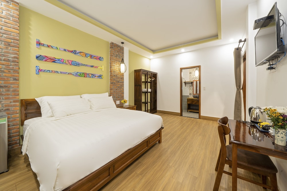 Blue Whale Homestay