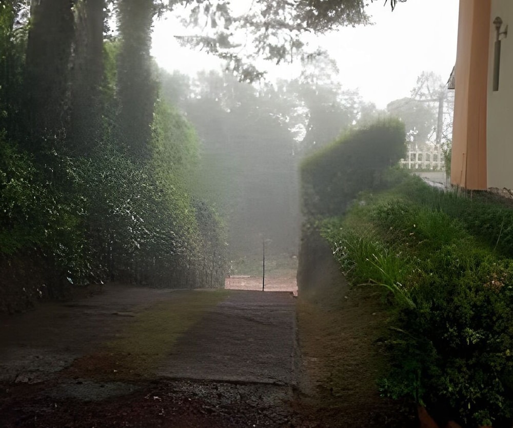 THE WRITERS HOUSE