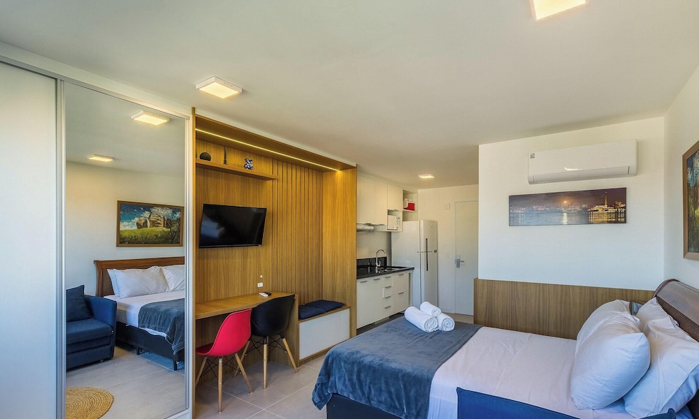Condominium w/ Complete Leisure Facilities and Unbeatable Location in POA - Bles