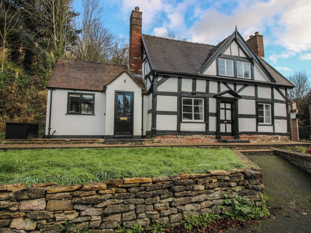 34 The Wharfage