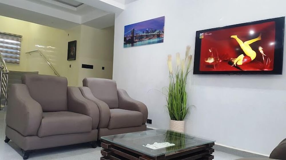 Okin Apartment