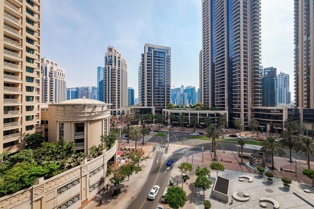 Fabulous 1BR in Act Two Emaar Downtown