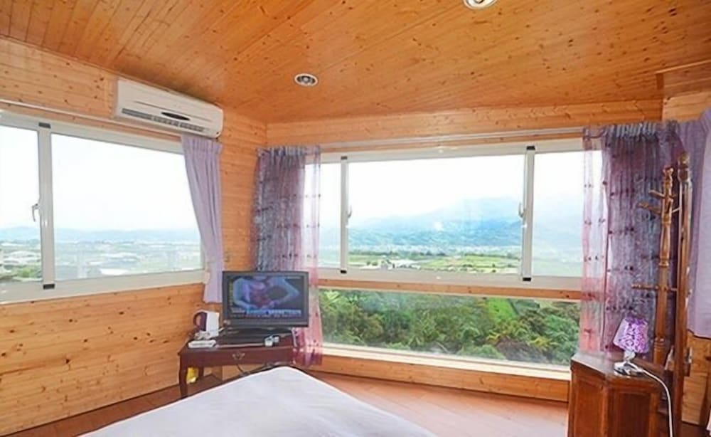 Warm House Hostel