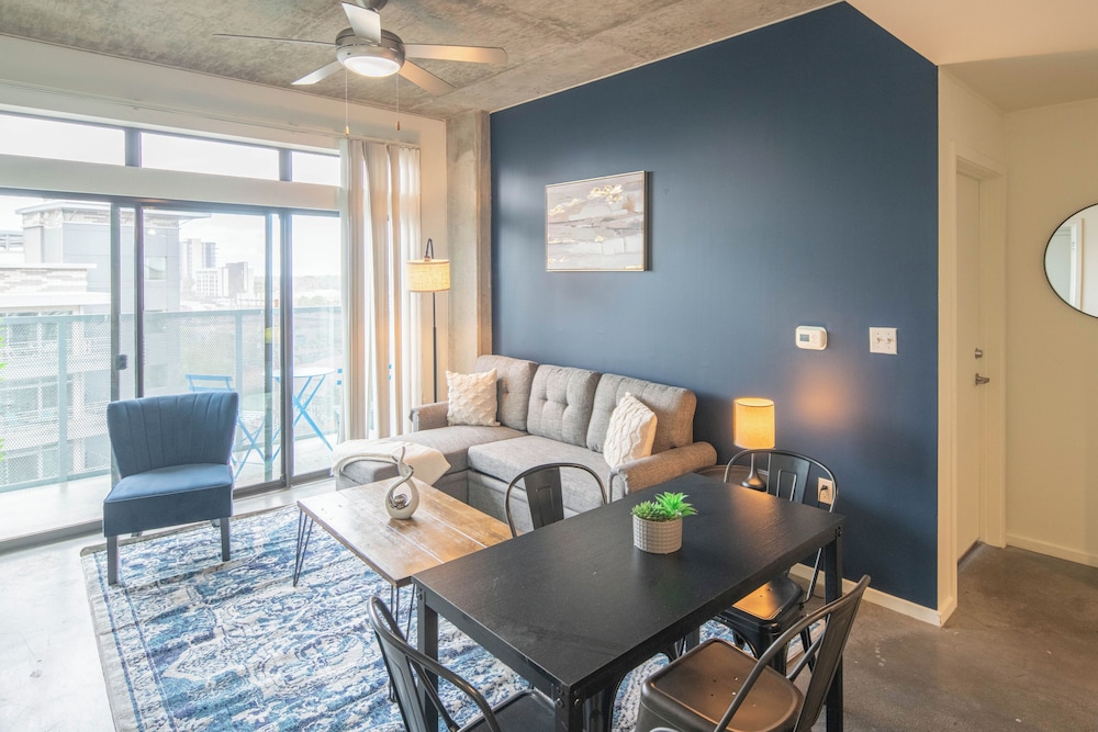 ROVE LIVING/KL - Roosevelt Point