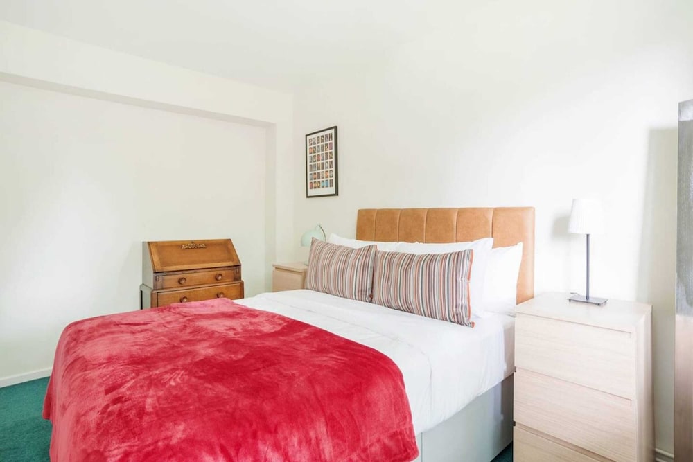 Modern 2 Bedroom Apartment in Stockwell