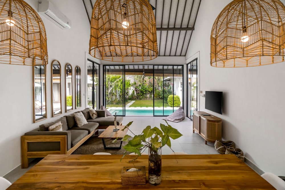 Villa Moju by Alfred in Bali - Tropical 3BR Escape w Private Pool Lush Garden in Bumbak Canggu
