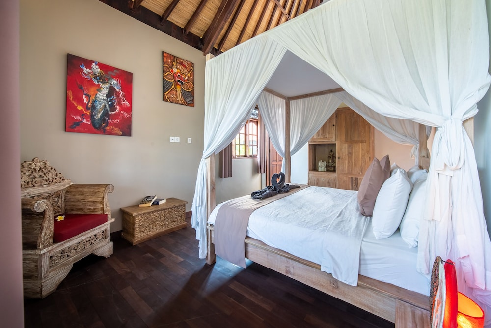 Villa Bewa by Villa Finder