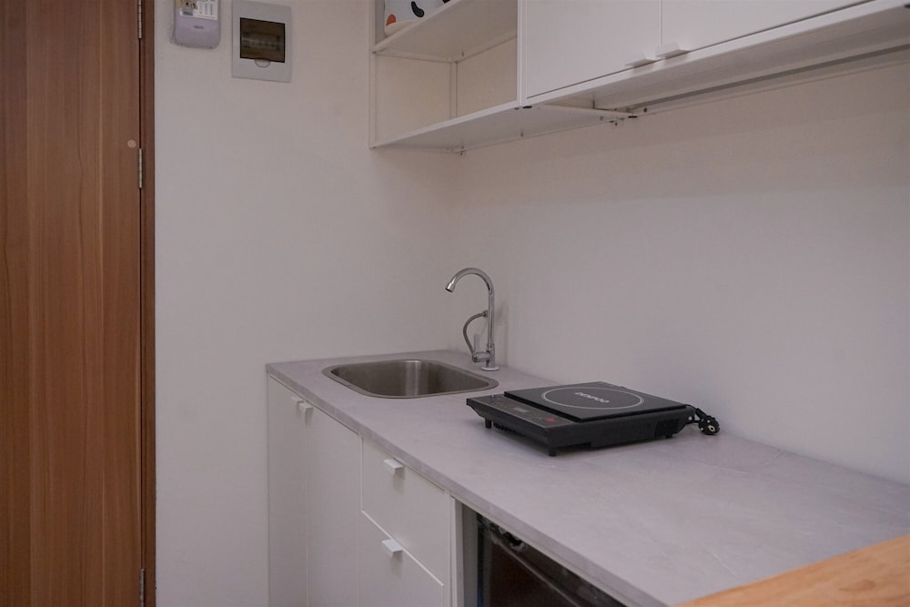 Warm And Simply Studio At Cisauk Point Apartment