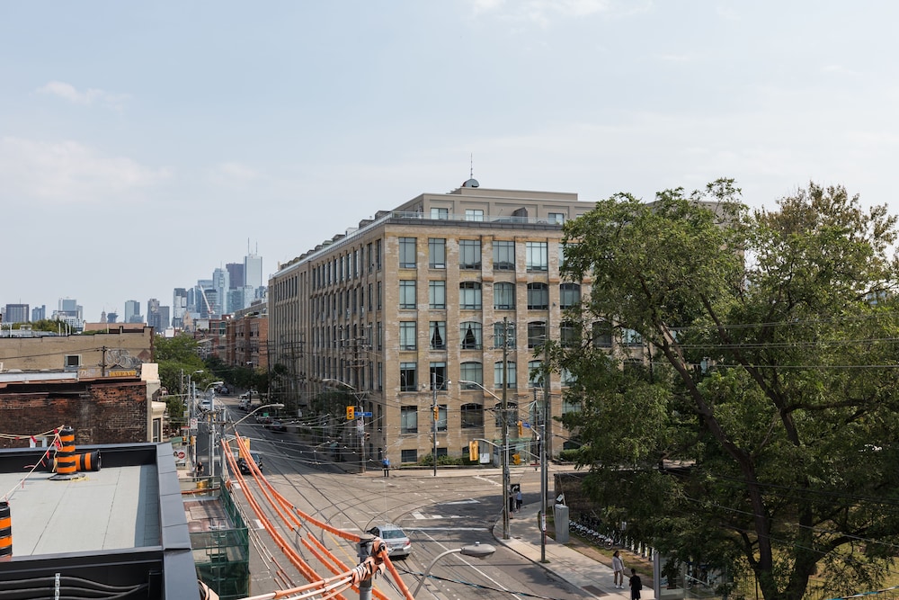 Applewood Suites - West Queen West Lofts