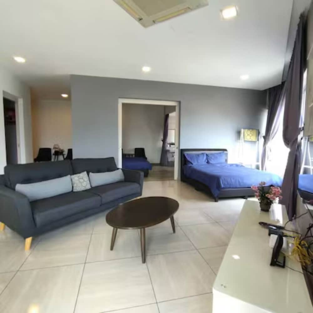 Cozy 121 Octagon 2 Bedrooms Condo photo 4