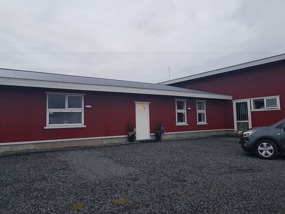 Skálatjörn Guesthouse
