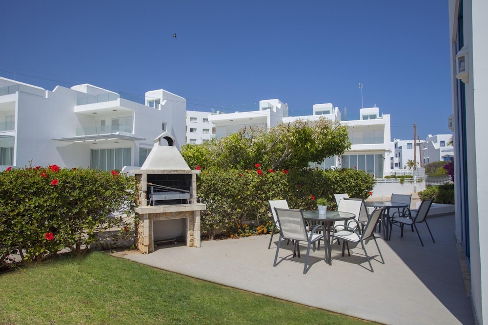 Villa Infinite Aretousa