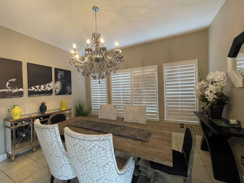 TUSCAN VILLA - Image 3